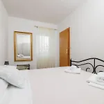 Διαμέρισμα Carmen *