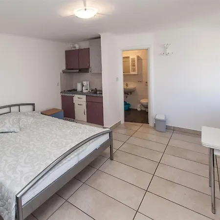 Carmen Apartment